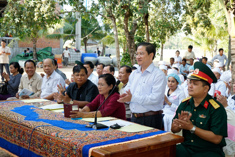 duoc hau giang kham benh tai campuchia 5