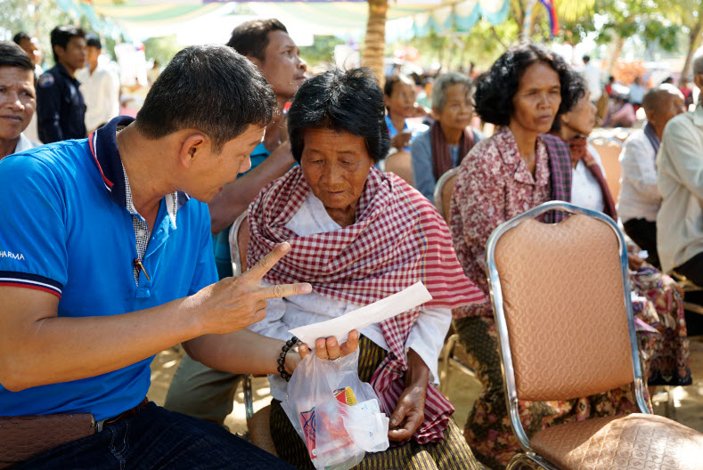 duoc hau giang kham benh tai campuchia 9